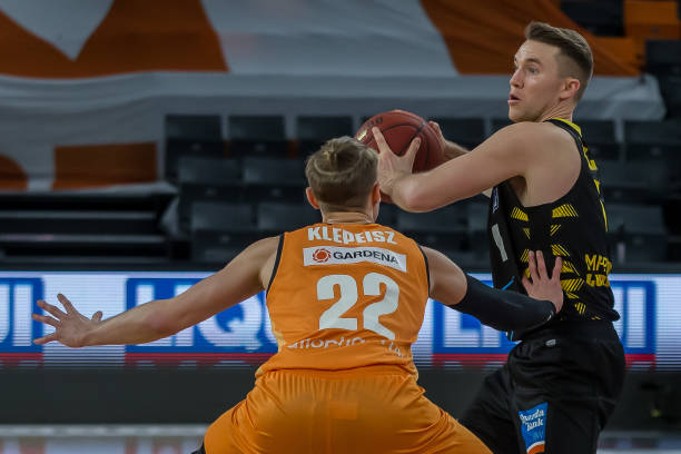 更难能可贵 更难能可贵